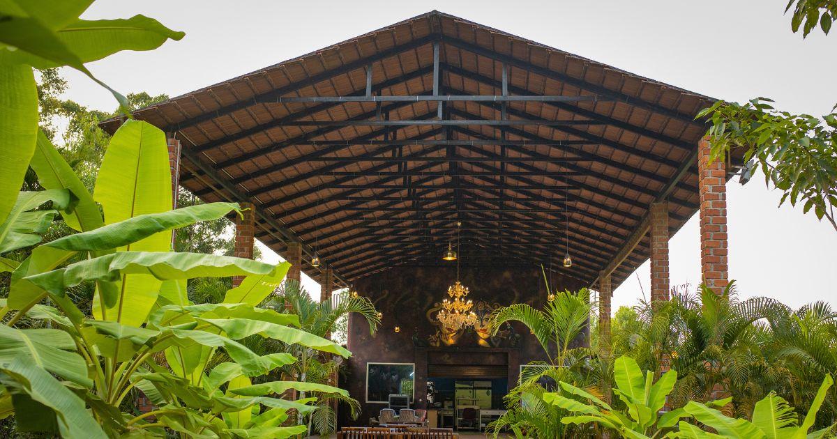 Annamaya restaurant — wide view